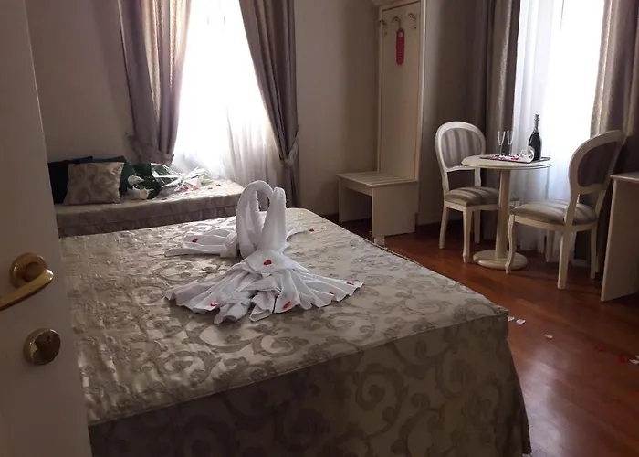 Domus Bocca Di Leone Rome