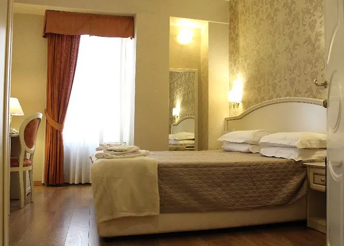 Domus Bocca Di Leone 3* Rome